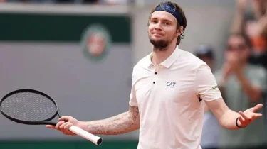 Бублик выиграл драматичный матч на старте турнира в Китае