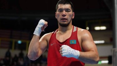 Айбек Оралбай победил узбекистанца и стал чемпионом Азиады-2026