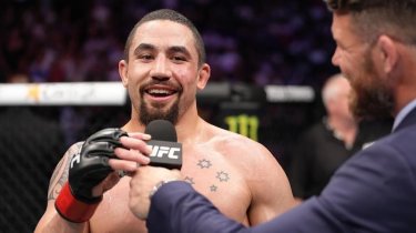 Роберт Уиттакер поставил под сомнение один из самых громких поясов UFC