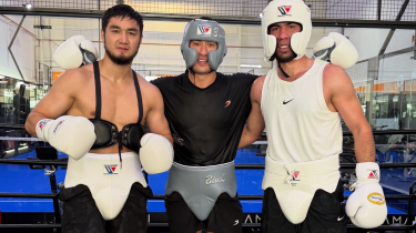 Дмитрий Бивол поделился философией бокса после встречи с чемпионом Узбекистана (ФОТО)