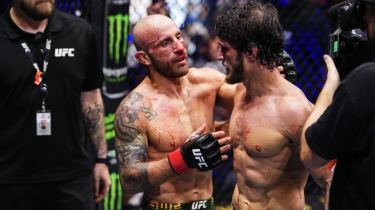 Волкановски нокаутировал непобежденного Евлоева в титульном бою UFC