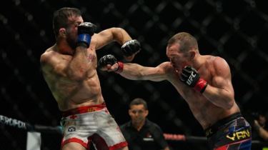 Петр Ян победил Двалишвили в титульном бою UFC 333