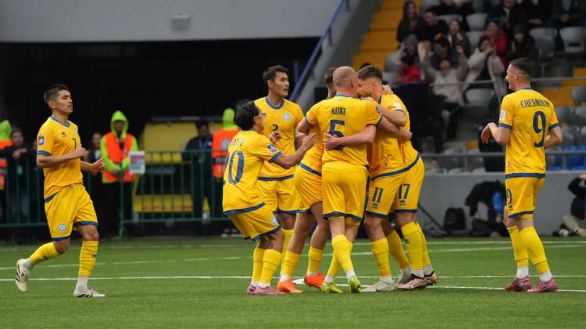 Победы Казахстана в футболе, золото в велотреке: главные события 25 марта